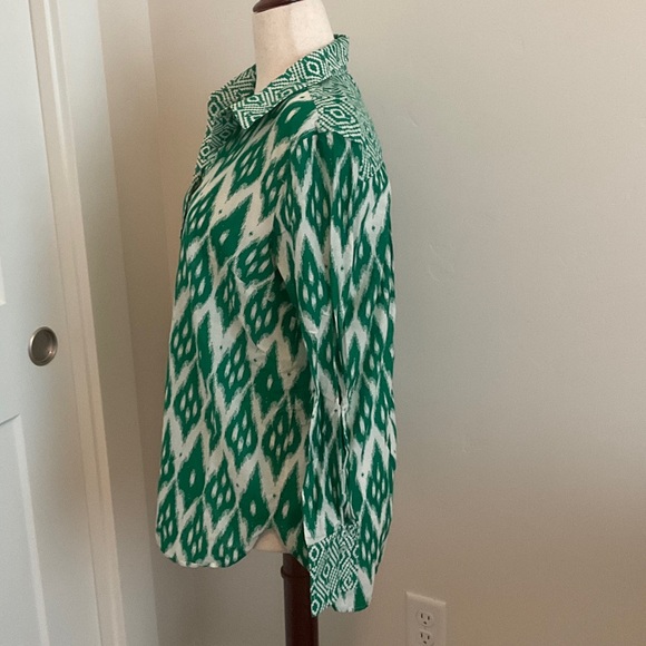 Talbots Green and White Patterned Button Down Shirt - Picture 2 of 5